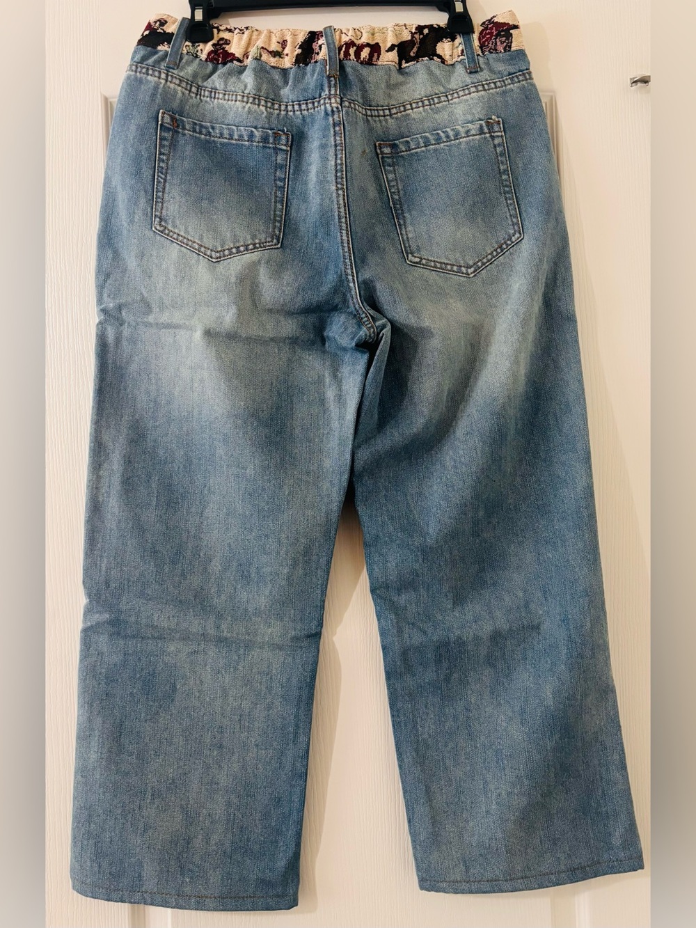 Oli & Hali Jeans Western Tapestry Panel Cropped Wide Leg Jeans - Picture 3 of 6